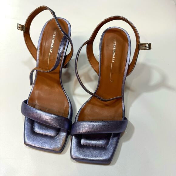 Internationally Yuxta heels Size 7,5 - Picture 2 of 9